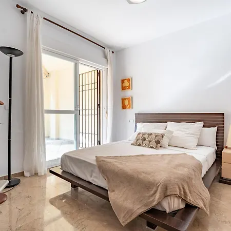 Malagasuite Terrace&pool Playamar דירה טורמולינוס